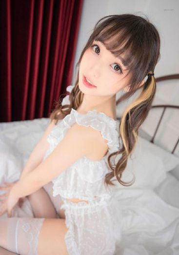 迷人的保姆完整版